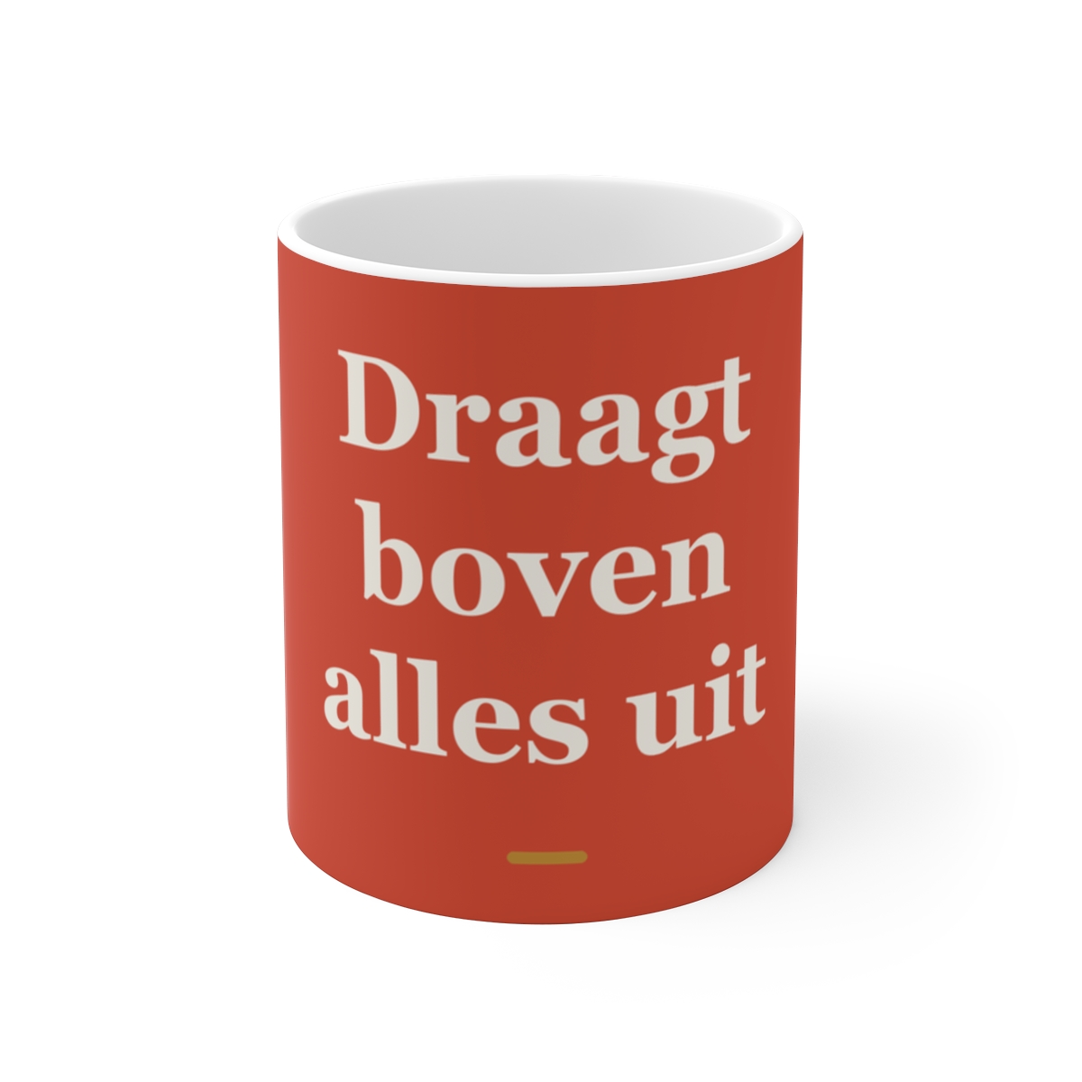 Mok met tekst “Draagt boven alles uit” — cadeau voor een dakdekker