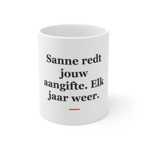 Mok met tekst “Sanne redt jouw aangifte. Elk jaar weer.” — cadeau voor een boekhouder