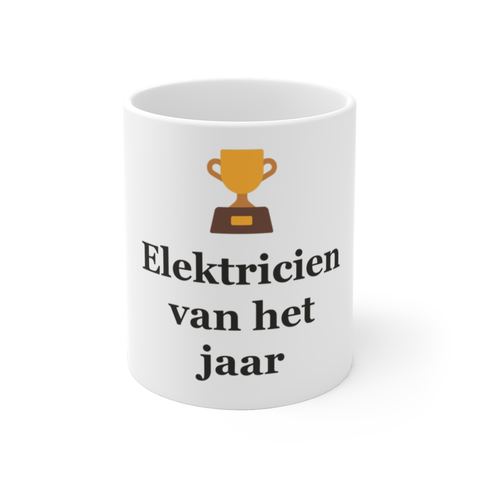 Mok met tekst “Elektricien van het jaar” — cadeau voor een elektricien