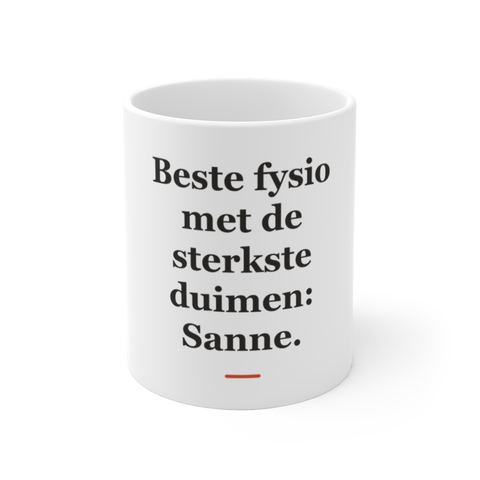 Mok met tekst “Beste fysio met de sterkste duimen: Sanne.” — cadeau voor een fysiotherapeut