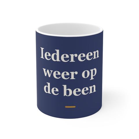 Mok met tekst “Iedereen weer op de been” — cadeau voor een fysiotherapeut