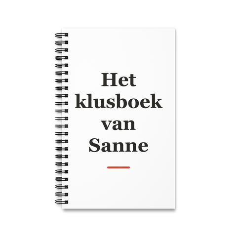 Notitieboek met tekst “Het klusboek van Sanne” — cadeau voor een installateur