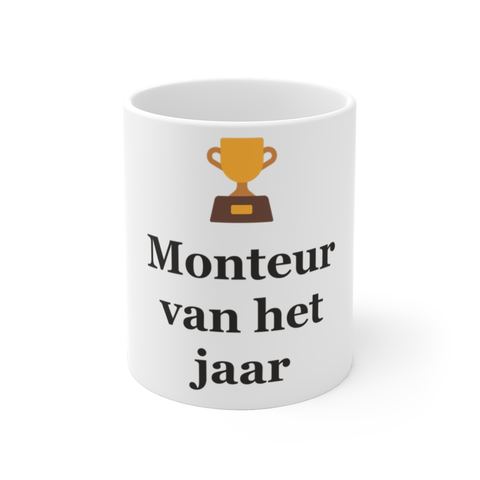 Mok met tekst “Monteur van het jaar” — cadeau voor een monteur