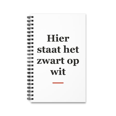 Notitieboek met tekst “Hier staat het zwart op wit” — cadeau voor een notaris