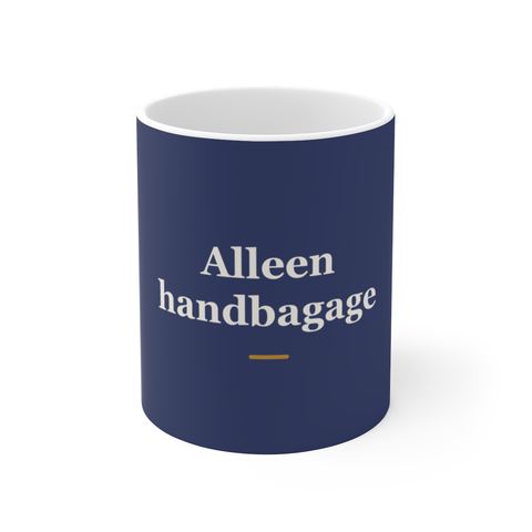 Mok met tekst “Alleen handbagage” — cadeau voor een piloot