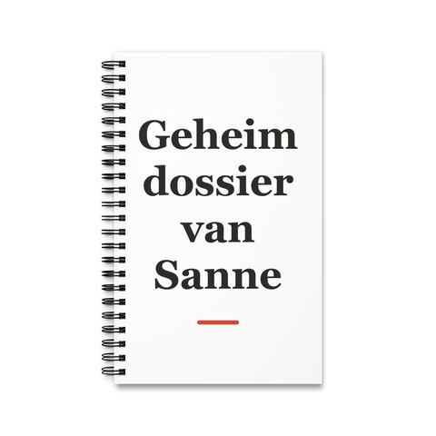 Notitieboek met tekst “Geheim dossier van Sanne” — cadeau voor een politieagent
