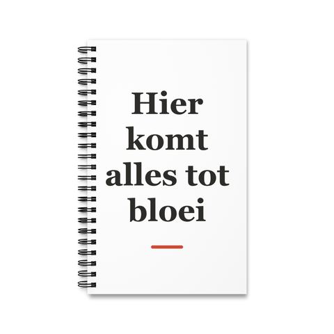 Notitieboek met tekst “Hier komt alles tot bloei” — cadeau voor een schoonheidsspecialiste