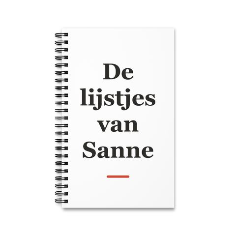 Notitieboek met tekst “De lijstjes van Sanne” — cadeau voor een verzorgende